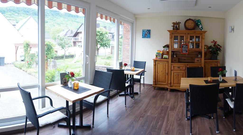 Altes Schulhaus Hotel Zeltingen-Rachtig Ngoại thất bức ảnh